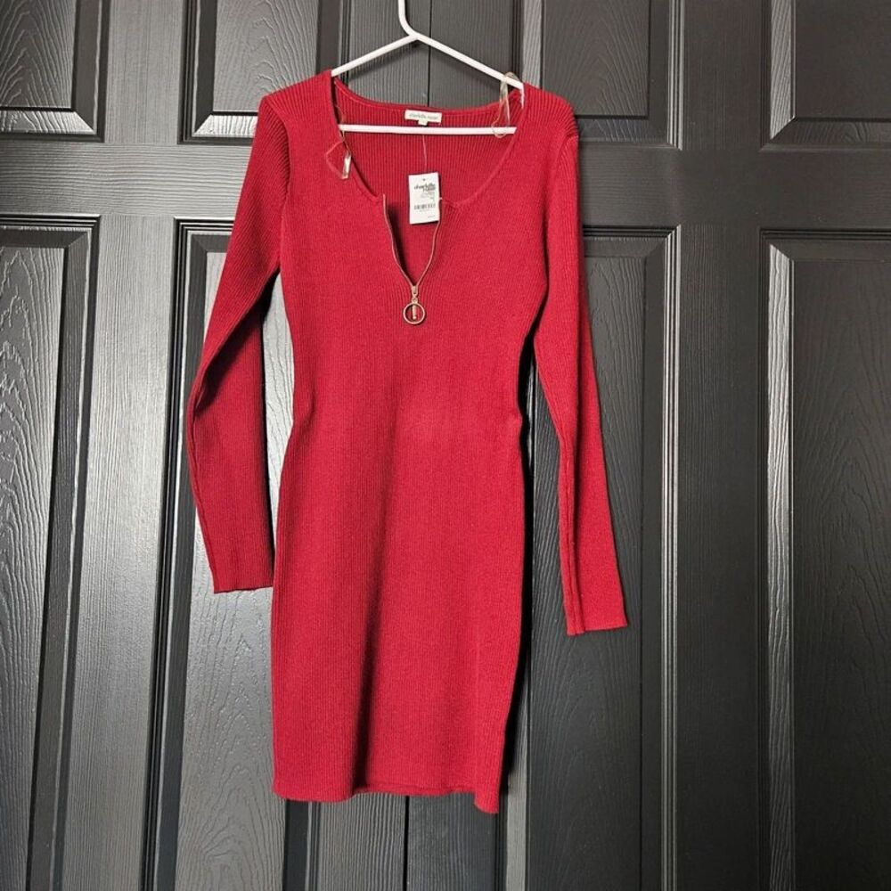 True burgundy Y2K Charlotte Russe body fitting dress